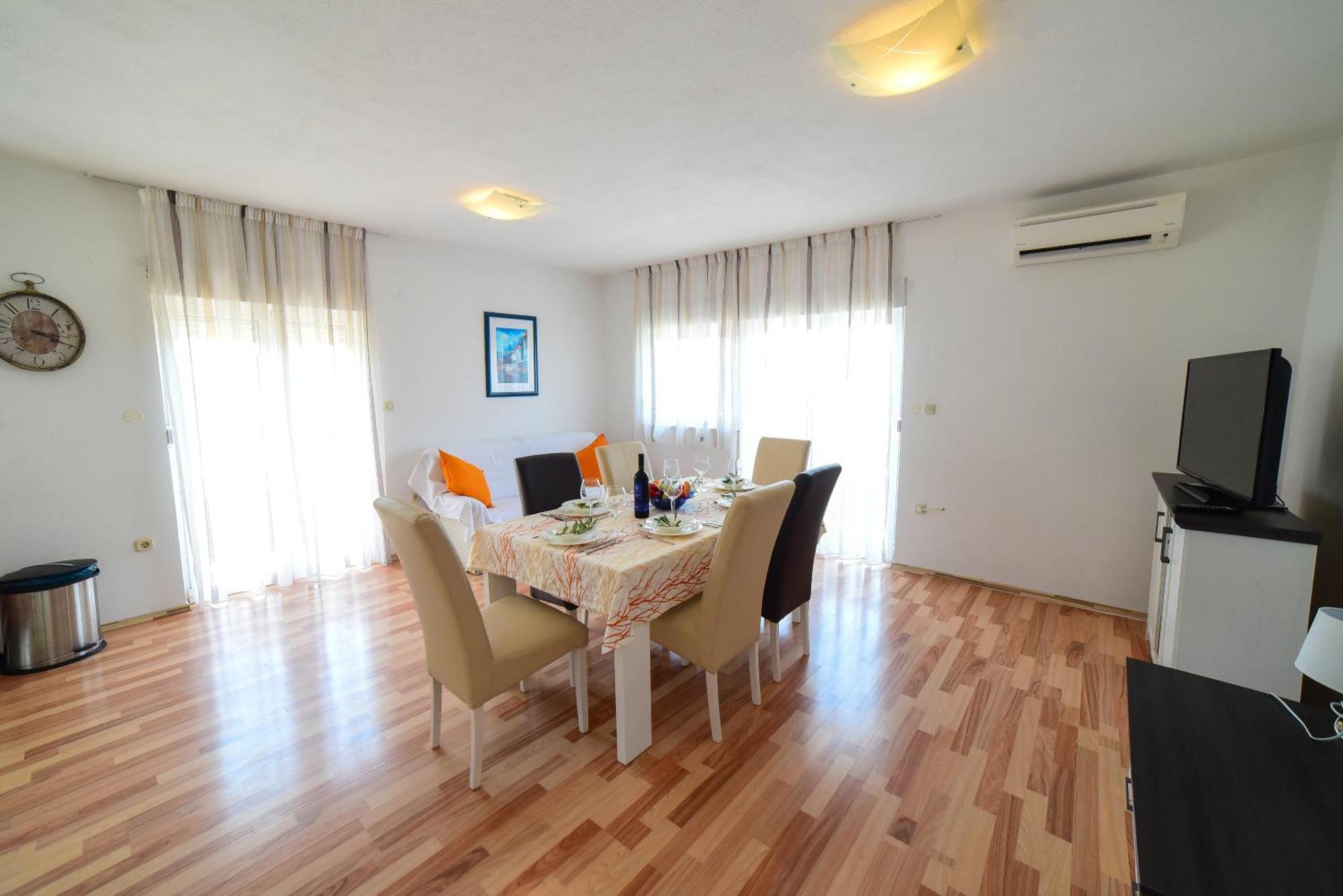 Apartament Lucante *